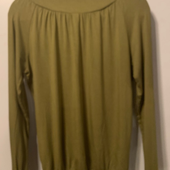 Top - Picture 4 of 7